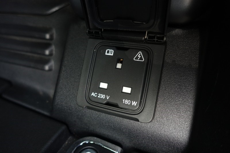 2022 (72) LAND ROVER DEFENDER 5.0 P525 V8 Carpathian Edition 110 5dr Auto 5316952