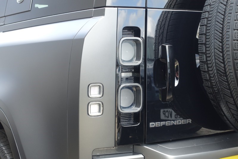 2022 (72) LAND ROVER DEFENDER 5.0 P525 V8 Carpathian Edition 110 5dr Auto 5316931