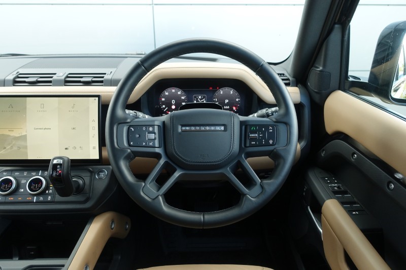 2026 (75) LAND ROVER DEFENDER 3.0 D350 X-Dynamic HSE 110 5dr Auto 5311193