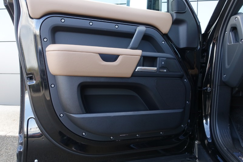 2026 (75) LAND ROVER DEFENDER 3.0 D350 X-Dynamic HSE 110 5dr Auto 5311246