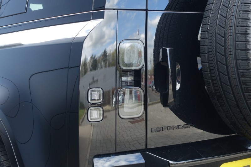 2026 (75) LAND ROVER DEFENDER 3.0 D350 X-Dynamic HSE 110 5dr Auto 5311197