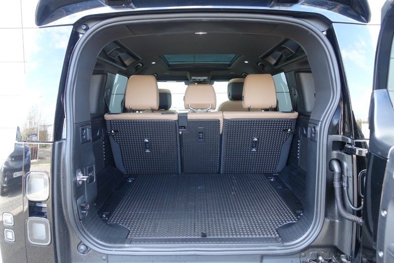 2026 (75) LAND ROVER DEFENDER 3.0 D350 X-Dynamic HSE 110 5dr Auto 5311188