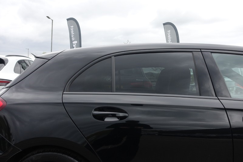 2021 (71) MERCEDES-BENZ A CLASS A35 4Matic Executive Edition 5dr Auto 5317824