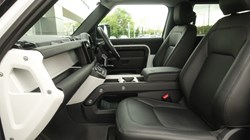 2025 (25) LAND ROVER DEFENDER 3.0 D350 S 90 3dr Auto 5381793