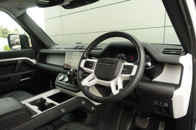 2025 (25) LAND ROVER DEFENDER 3.0 D350 S 90 3dr Auto 5381836