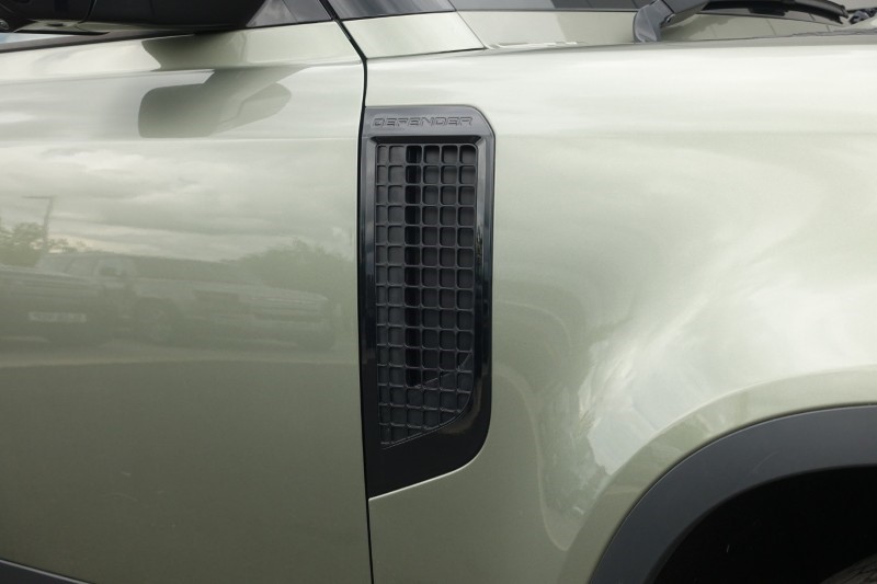 2023 (23) LAND ROVER COMMERCIAL DEFENDER 3.0 D250 Hard Top SE Auto 5382691