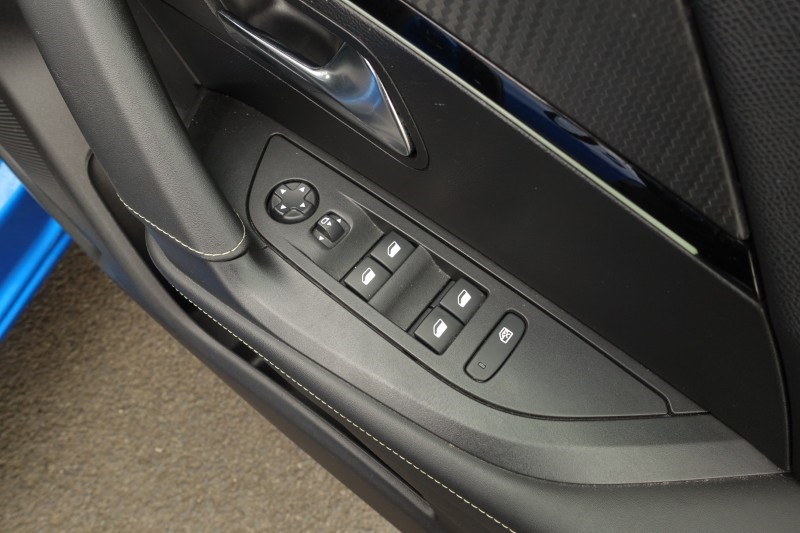 2020 (20) PEUGEOT E-2008 100kW GT Line 50kWh 5dr Auto 5358383