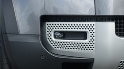 2022 (72) LAND ROVER DEFENDER 3.0 D250 HSE 90 3dr Auto 5571210