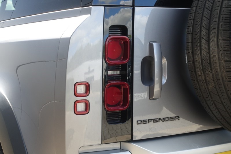 2022 (72) LAND ROVER DEFENDER 3.0 D250 HSE 90 3dr Auto 5571207