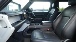 2022 (72) LAND ROVER DEFENDER 3.0 D250 HSE 90 3dr Auto 5571191