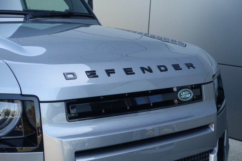 2023 (73) LAND ROVER COMMERCIAL DEFENDER 3.0 D250 Hard Top SE Auto [3 Seat] 5349591