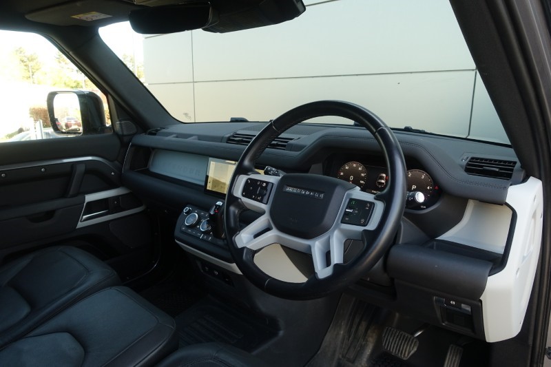 2023 (73) LAND ROVER COMMERCIAL DEFENDER 3.0 D250 Hard Top SE Auto [3 Seat] 5349579
