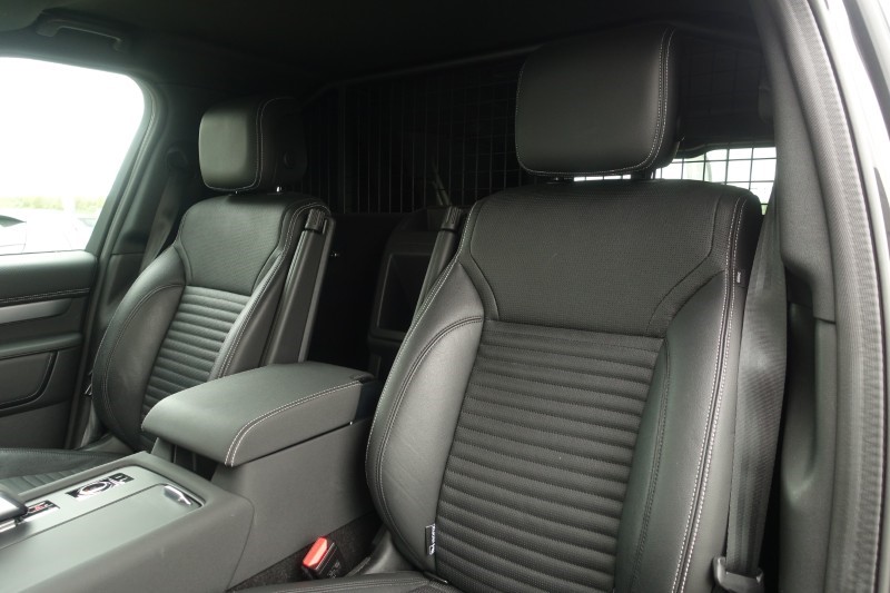 2023 (23) LAND ROVER COMMERCIAL DISCOVERY 3.0 D300 R-Dynamic SE Commercial Auto 5413335