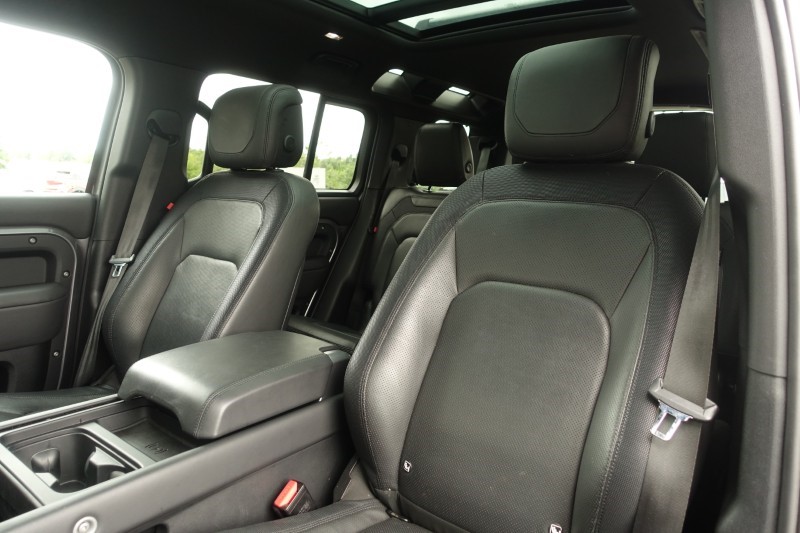 2023 (23) LAND ROVER DEFENDER 3.0 D250 X-Dynamic HSE 110 5dr Auto [7 Seat] 5635756