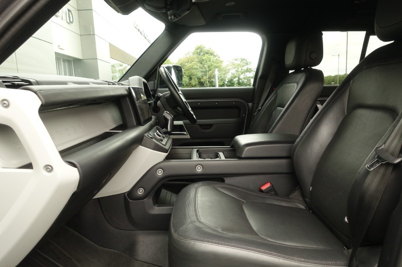 2023 (23) LAND ROVER DEFENDER 3.0 D250 X-Dynamic HSE 110 5dr Auto [7 Seat] 5635691