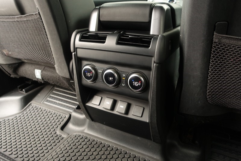2023 (23) LAND ROVER DEFENDER 3.0 D250 X-Dynamic HSE 110 5dr Auto [7 Seat] 5635706