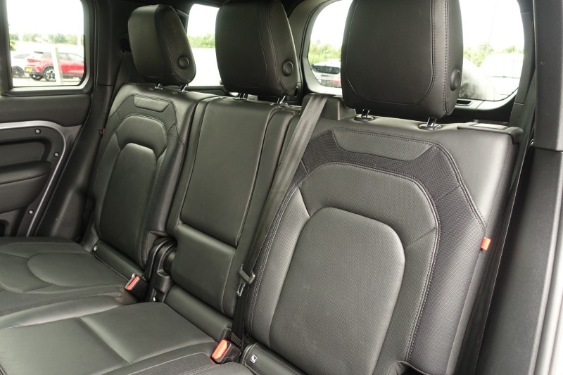2023 (23) LAND ROVER DEFENDER 3.0 D250 X-Dynamic HSE 110 5dr Auto [7 Seat] 5635752