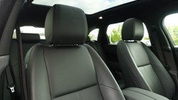 2025 (75) LAND ROVER RANGE ROVER VELAR 2.0 D200 MHEV Dynamic SE 5dr Auto 5417796