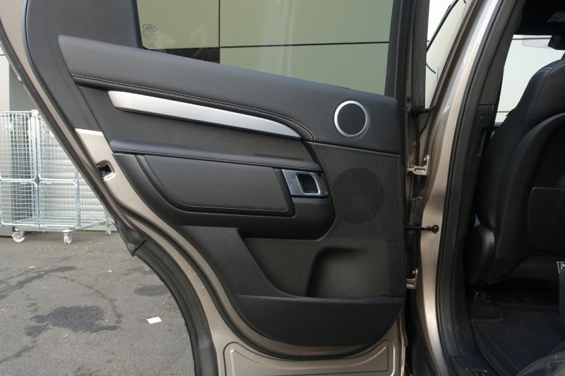 2023 (23) LAND ROVER DISCOVERY 3.0 D300 R-Dynamic HSE 5dr Auto 5482257