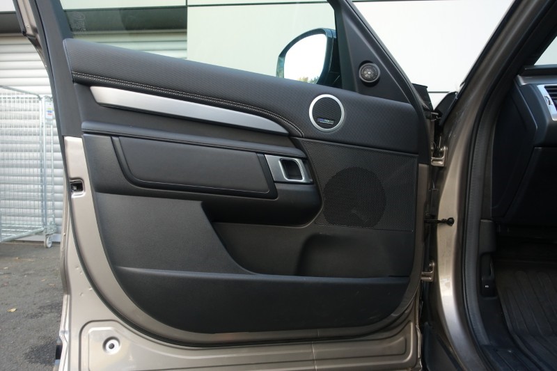 2023 (23) LAND ROVER DISCOVERY 3.0 D300 R-Dynamic HSE 5dr Auto 5482260