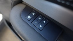 2023 (23) LAND ROVER DISCOVERY 3.0 D300 R-Dynamic HSE 5dr Auto 5482251