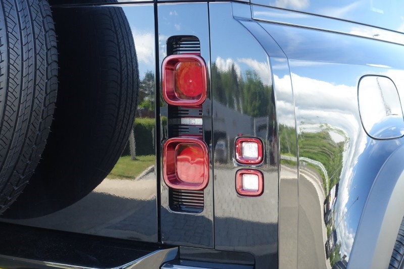 2024 (24) LAND ROVER DEFENDER 3.0 D250 X-Dynamic HSE 90 3dr Auto 5490942