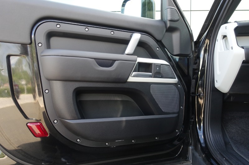 2024 (24) LAND ROVER DEFENDER 3.0 D250 X-Dynamic HSE 90 3dr Auto 5490969