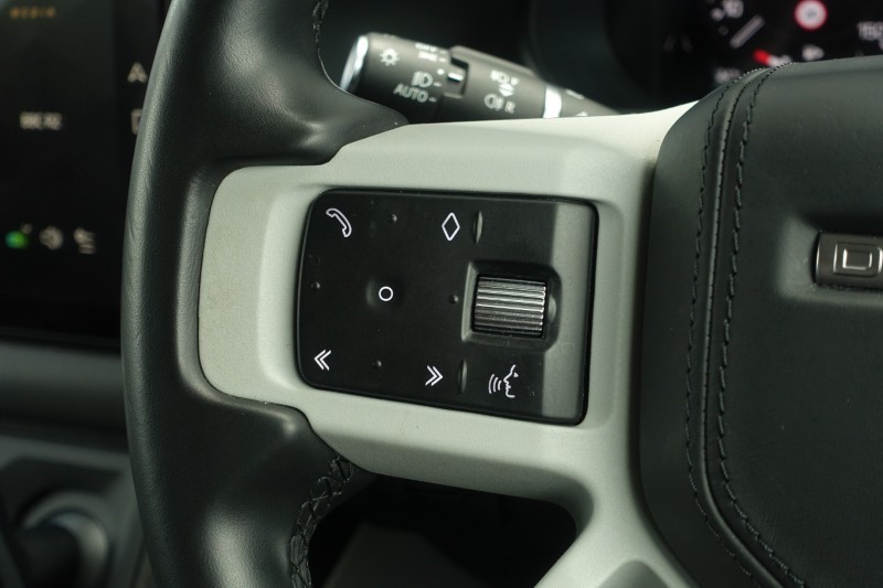 2022 (22) LAND ROVER DEFENDER 3.0 D250 X-Dynamic HSE 90 3dr Auto 5445356