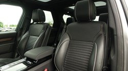 2020 (20) LAND ROVER DISCOVERY 3.0 SD6 HSE 5dr Auto 5510152
