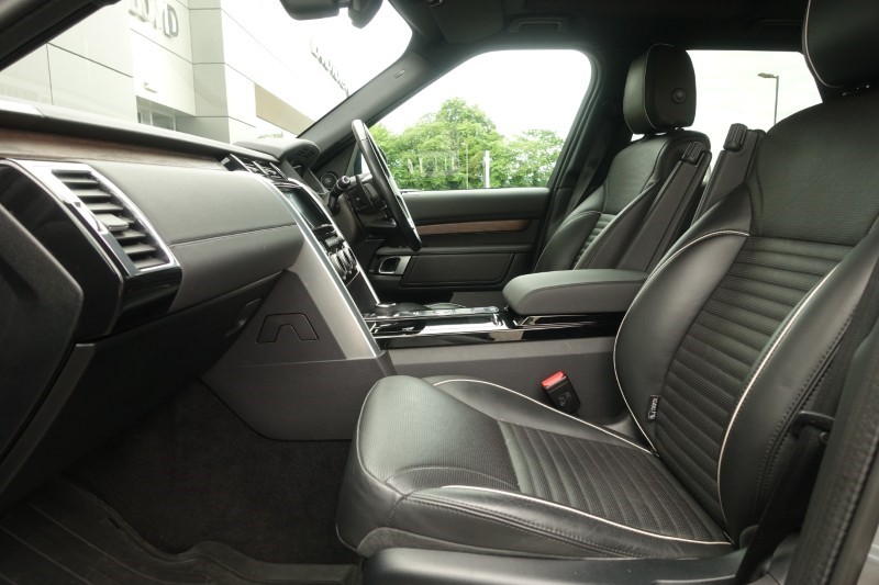 2020 (20) LAND ROVER DISCOVERY 3.0 SD6 HSE 5dr Auto 5510088