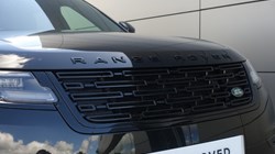2025 (75) LAND ROVER RANGE ROVER VELAR 2.0 D200 MHEV Dynamic SE 5dr Auto 5483963