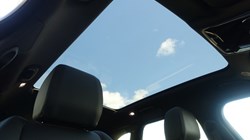 2025 (75) LAND ROVER RANGE ROVER VELAR 2.0 D200 MHEV Dynamic SE 5dr Auto 5483991