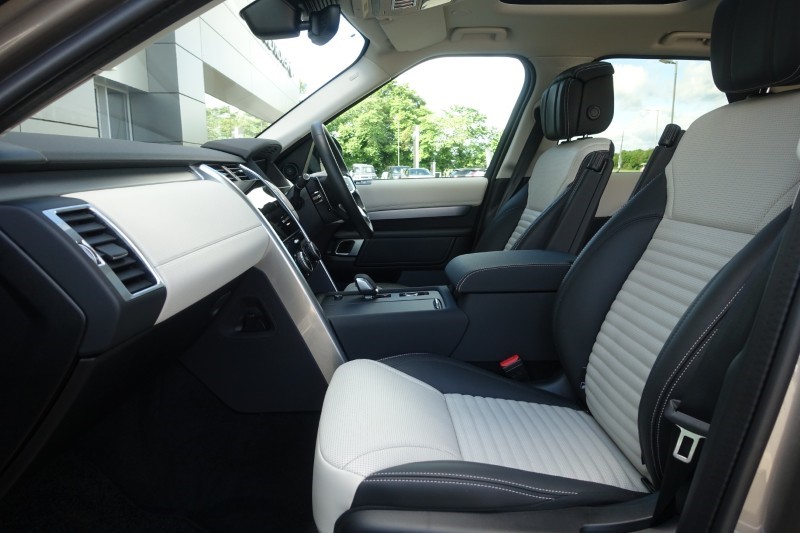 2025 (74) LAND ROVER DISCOVERY 3.0 D350 Dynamic HSE 5dr Auto 5489599