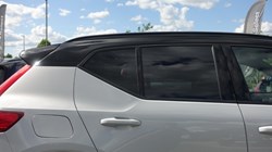 2020 (70) VOLVO XC40 2.0 B4P R DESIGN Pro 5dr Auto 5490820