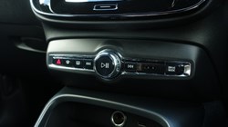 2020 (70) VOLVO XC40 2.0 B4P R DESIGN Pro 5dr Auto 5490839