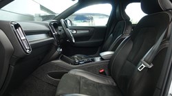 2020 (70) VOLVO XC40 2.0 B4P R DESIGN Pro 5dr Auto 5490800