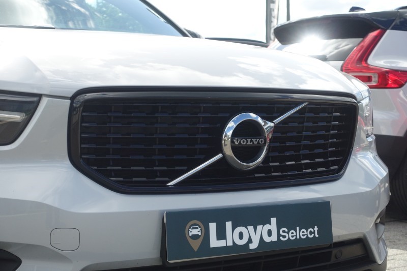 2020 (70) VOLVO XC40 2.0 B4P R DESIGN Pro 5dr Auto 5490817