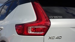 2020 (70) VOLVO XC40 2.0 B4P R DESIGN Pro 5dr Auto 5490815
