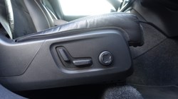 2020 (70) VOLVO XC40 2.0 B4P R DESIGN Pro 5dr Auto 5490842