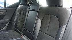 2020 (70) VOLVO XC40 2.0 B4P R DESIGN Pro 5dr Auto 5490852