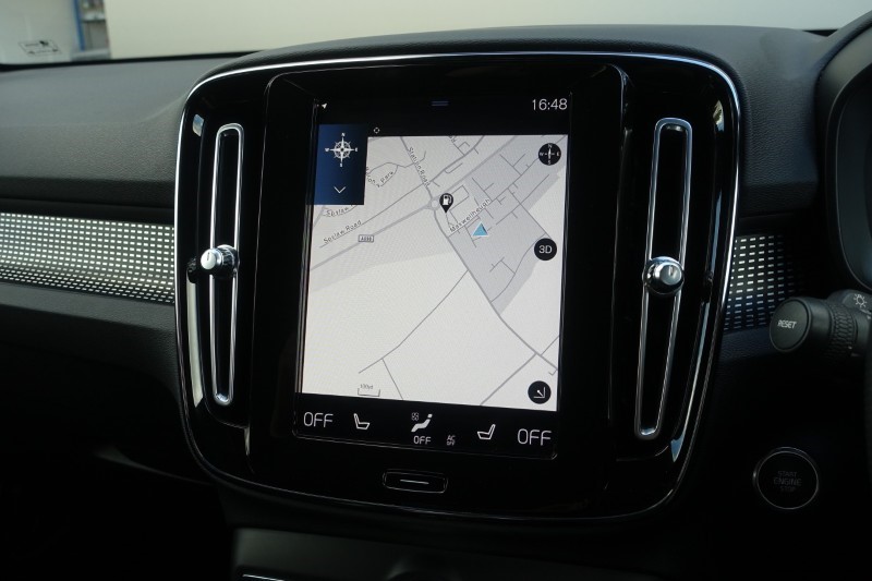 2020 (70) VOLVO XC40 2.0 B4P R DESIGN Pro 5dr Auto 5490808