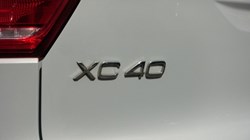 2020 (70) VOLVO XC40 2.0 B4P R DESIGN Pro 5dr Auto 5490824