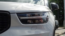 2020 (70) VOLVO XC40 2.0 B4P R DESIGN Pro 5dr Auto 5490828