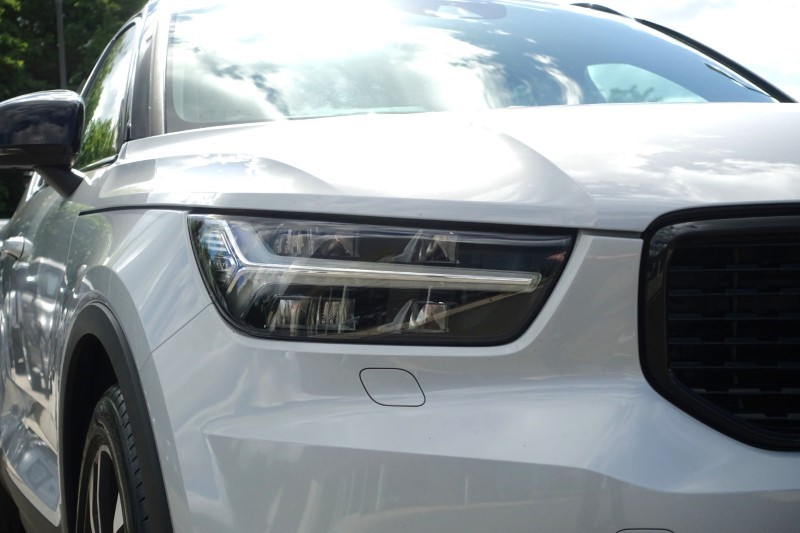 2020 (70) VOLVO XC40 2.0 B4P R DESIGN Pro 5dr Auto 5490813