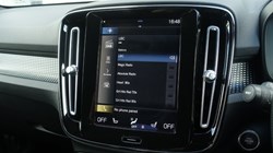 2020 (70) VOLVO XC40 2.0 B4P R DESIGN Pro 5dr Auto 5490834