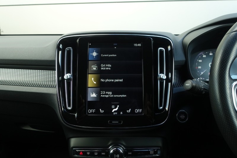 2020 (70) VOLVO XC40 2.0 B4P R DESIGN Pro 5dr Auto 5490810