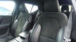 2020 (70) VOLVO XC40 2.0 B4P R DESIGN Pro 5dr Auto 5490856