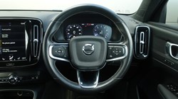 2020 (70) VOLVO XC40 2.0 B4P R DESIGN Pro 5dr Auto 5490811