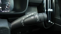 2020 (70) VOLVO XC40 2.0 B4P R DESIGN Pro 5dr Auto 5490831