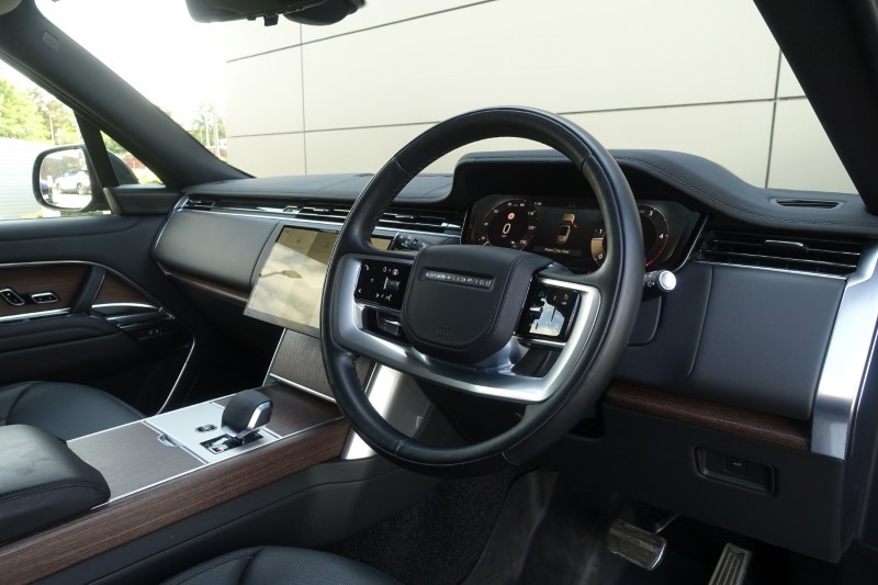 2024 (24) LAND ROVER RANGE ROVER 3.0 D300 HSE 4dr Auto 5449980